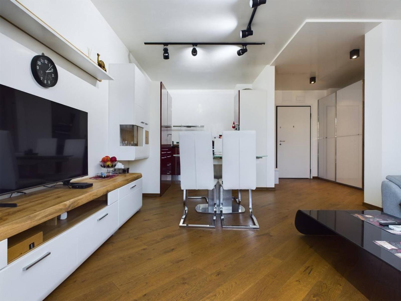Luxury Apartment In Building K55 With Free Garage Varna Exteriör bild